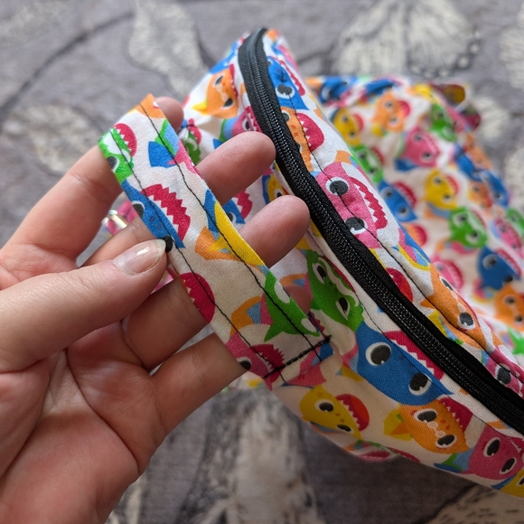 Baby Shark Mini Backpack - Picture 3 of 5